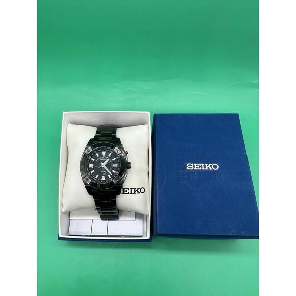 Seiko Mens 5M65-0AB0 Kinetic Divers Watch Black Stainless PVD/Date